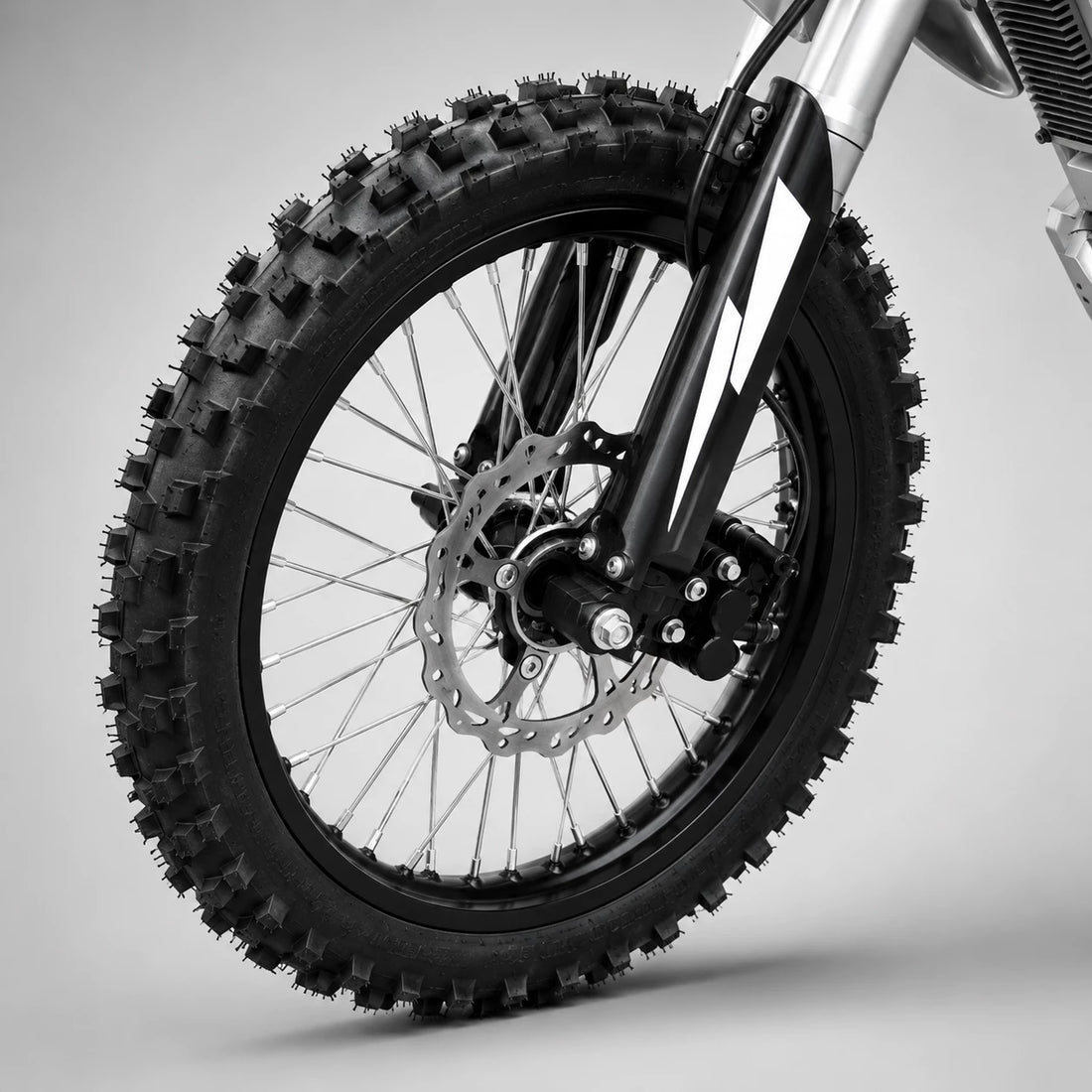 Front & Rear Hydraulic Disc Brakes